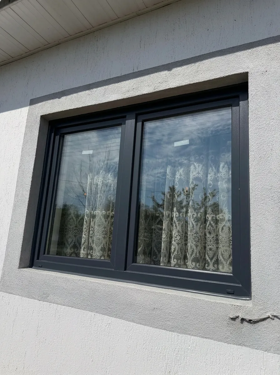 PVC prozor malih dimenzija za kupatilo